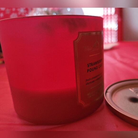 Used Japanese Cherry Blossom bath and body works 3-wick candle - Picture 4 of 16